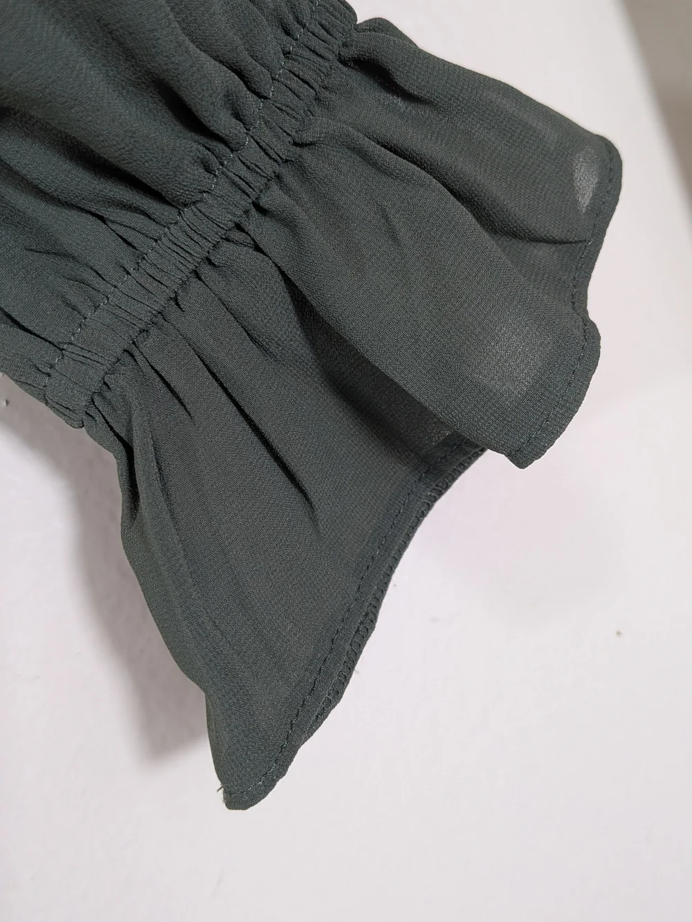 Abercrombie Women’s Olive Green Sz XS Long Sleeve Peplum Top peasant style